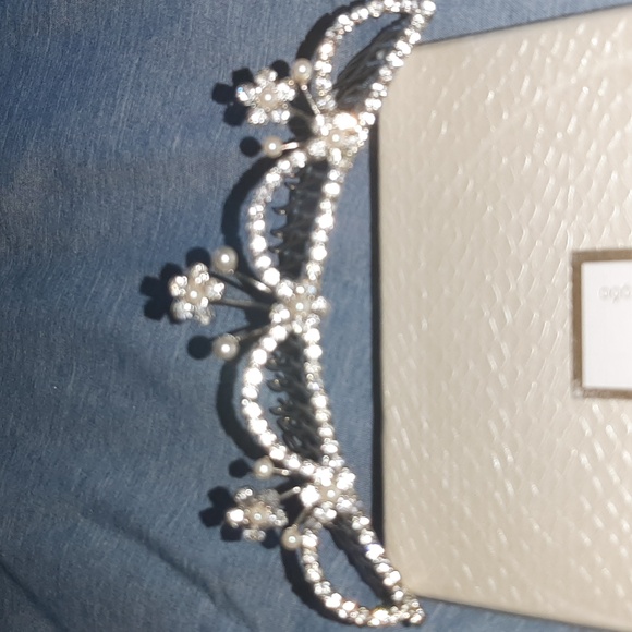 Bridal/Quinceanera Tiara - Picture 3 of 4